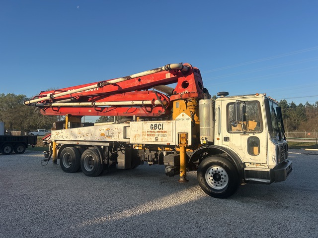 Sany 37M Roll & Fold on 2008 Mack MRU613 6x4 Concrete Pump Truck