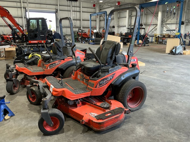 Kubota ZD1211L-3-72 Zero-Turn Lawn Mower (Inoperable)