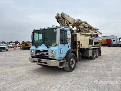 2014 Putzmeister 38Z-5 38 m on 2015 Mack MRU613 6x4 Betonpomp vrachtwagen