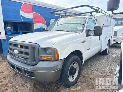 2005 Ford F-350 XL 4x2 Utility Truck (Inoperable)