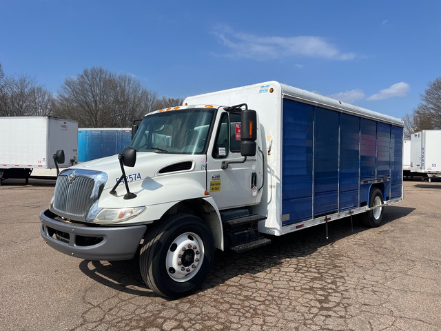 2006 International 4300 SBA 4x2 12 Bay Beverage Truck