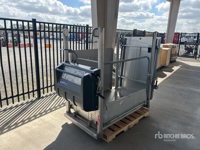 2005 Adaptive Engineering CX Wheelchair Lift