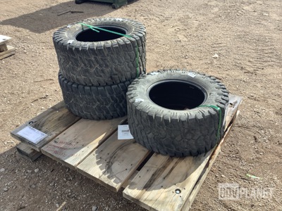 (3) Predator 27X11.00R14 Tires