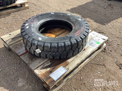 Solideal Ecomatic 9.00-20 Tire