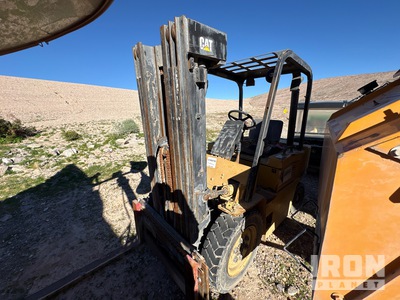 Cat V50D 4650 lb Cushion Tire Wózek widłowy (Inoperable)
