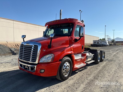 2014 Freightliner Cascadia 125 6x4 T/A Day Cab Truck Tractor