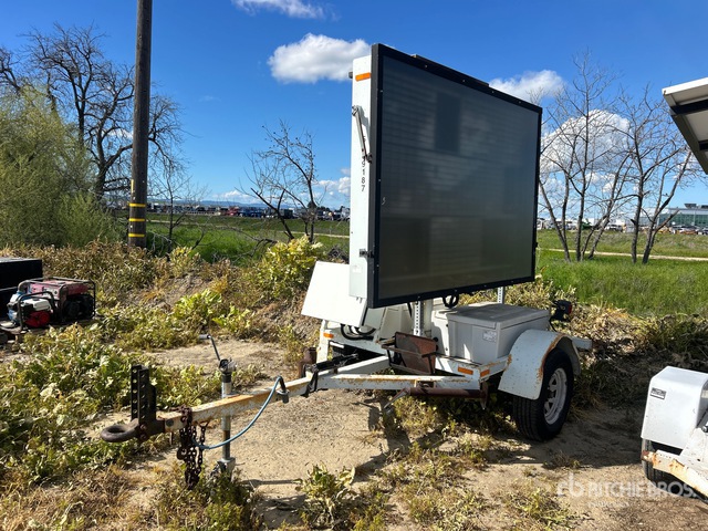 2006 Ver-Mac CSM158405 Solar Message Board