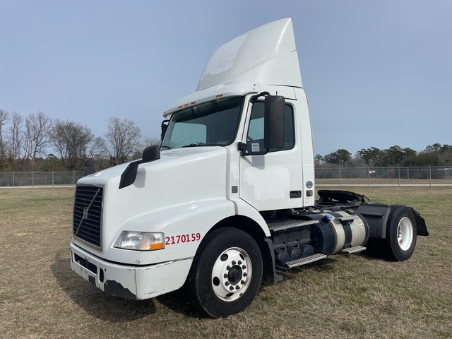 2017 Volvo VNM 4x2 S/A Day Cab Truck Tractor