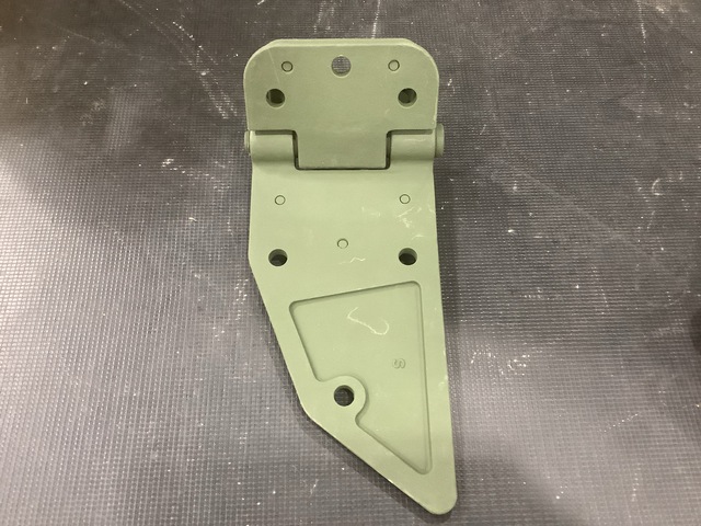 (32) Oshkosh 18KP911 Vehicular Door Hinges
