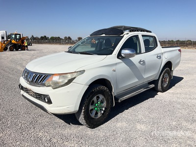2016 Mitsubishi L200 4x4 Crew Cab Camioneta / Pickup