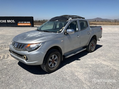 2016 Mitsubishi L200 4x4 Camioneta / بيك اب