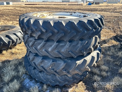 Quantity of (4) 320/90R46 إطارات المعدات - Fits Rogator 854
