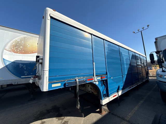 2000 Hackney 16 Bay S/A Beverage Trailer