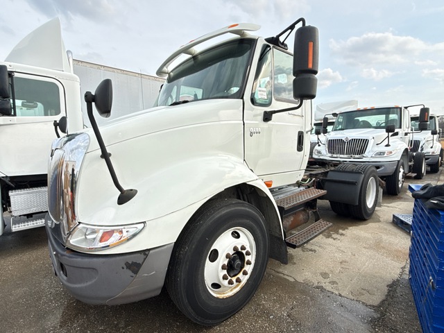 2007 International 8600 4x2 S/A Day Cab Truck Tractor (Inoperable)