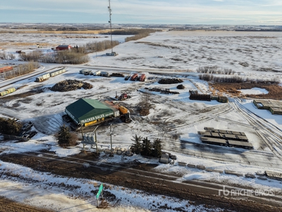 1910 Access Drive Bowden, AB 5.19 +/- Acres on Title 2400 sq ft Industrieel eigendom