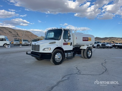 2017 Freightliner M2 106 2000 gal 4x2 Wassertank-Lkw