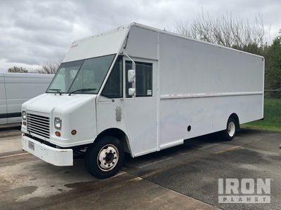 2005 Freightliner MT45 4x2 Furgón de Reparto