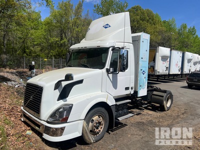 2015 Volvo VNL CNG 4x2 S/A Day Cab Truck Tractor
