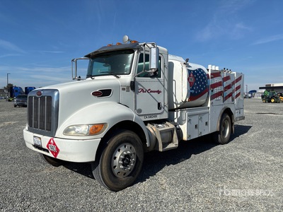 2015 Peterbilt 337 4x2 Kraftstoff- / Schmiermittel Lkw