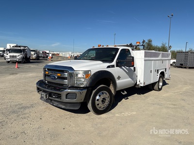 2011 Ford F-450 XLT 4x2 Camion de servicios
