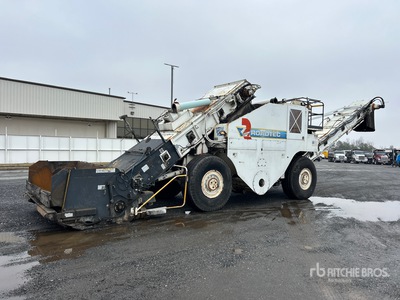 2002 Roadtec SB-2500C Wheel Asphalt Transfer Machine
