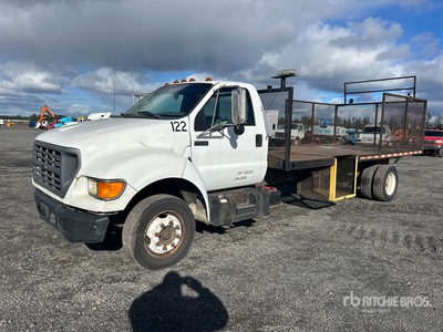 2001 Ford F-650 XL 4x2 Camion à Plateau