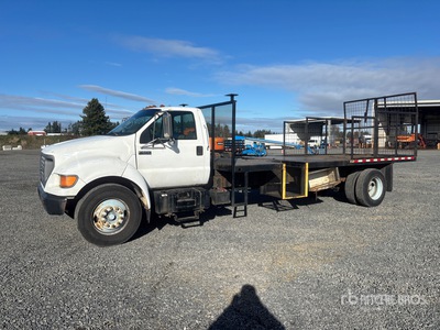 2000 Ford F-650 XL 4x2 Camión Caja Abierta