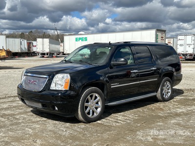 2014 GMC Denali Yukon 4WD  سيارة رياضية متعددة الاستخدامات