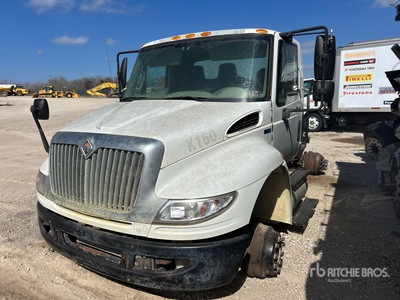 2014 International 4300 4x2 Autocarro cabina e telaio (Inoperable)