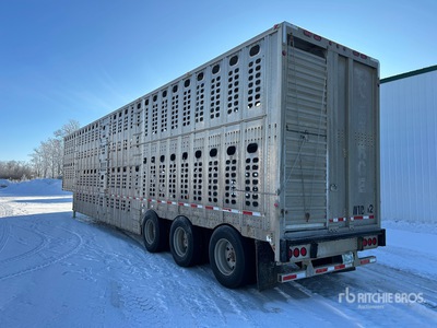 2005 Wilson 53 ft Tri/A Livestock Trailer