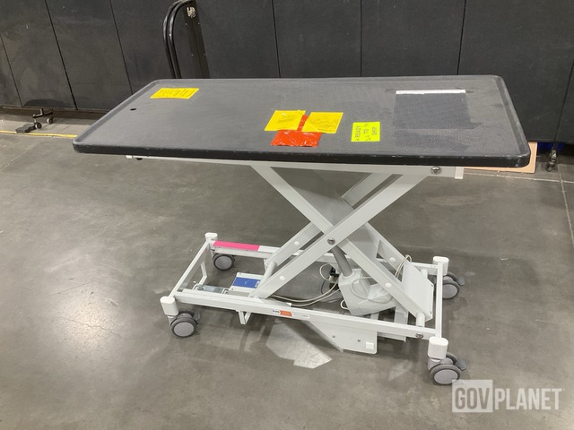 DRE PANNO-MED 779.611 Veterinary Surgical Lift Table