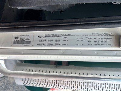 2012 Mack CHU613 10x4 Camion à benne quatre essieux