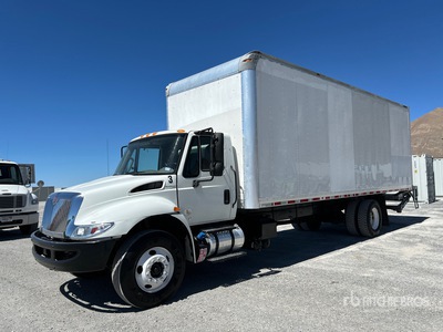 2018 International Durastar 4300 4x2 Kastenwägen