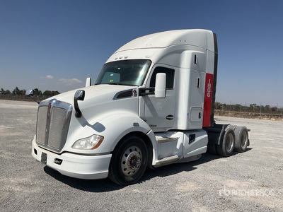 2018 Kenworth T680 6x4 Tractocamion con Dormitorio / Cabeza Tractora Cabina Dormitorio