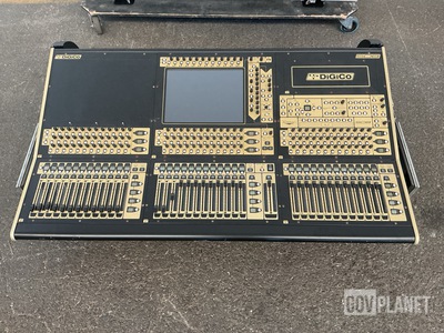 DiGiCo SD8 Digital Mixing Console w/Case