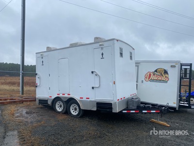 2007 Play-Mor Trailer Inc P-MO Grande Portable T/A Portable Restroom
