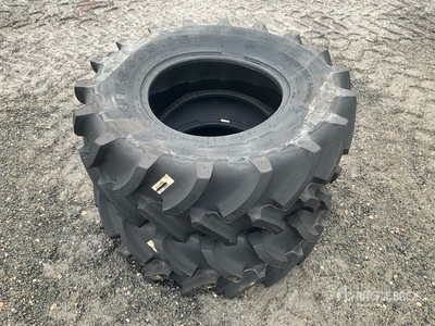 Quantity of (2) Firestone 360/70R20 R4000 TL 129A8 を見 Tires (Unused)