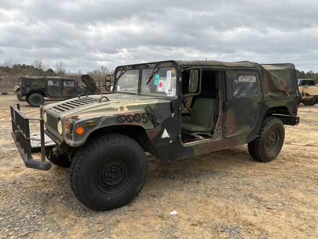 AM General M1097R1 HMMWV 4 Door Soft Top w/Truck Body
