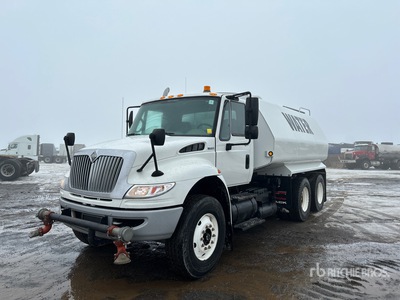 2009 International 4400 4000 gal 6x4 Ciężarówka na wodę
