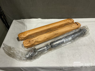 (4) Dana Commercial Vehicle 5011018-375M Vehicular Propeller Shafts