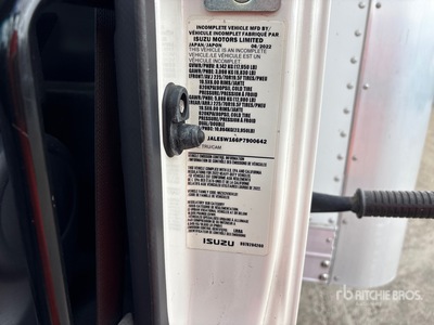 2023 Isuzu NQR Furgonetka