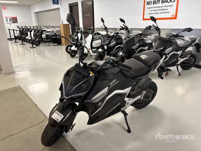 2023 GIO Supra G2000 Electric Scooter (Unused)