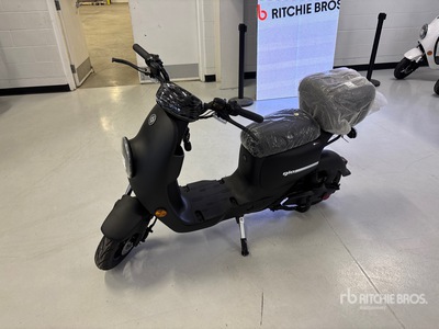2025 GIO Supra G2000 Electric Scooter (Unused)