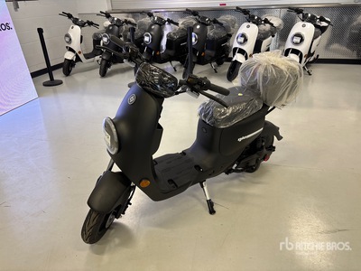 2025 GIO Supra G2000 Electric Scooter (Unused)