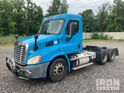 2016 Freightliner Cascadia 113 6x4 T/A Day Cab Truck Tractor