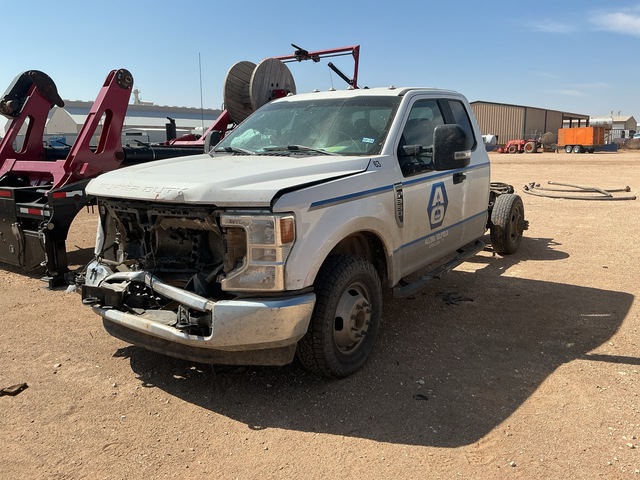 2021 Ford F-350 XL 4x2 Extended Cab Pickup (Inoperable)