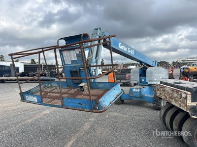 2007 Genie S45 4WD Diesel Nacelle Télescopique  (Inoperable)