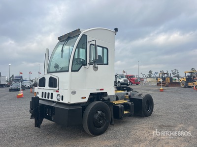 2019 Autocar 4x2 Spotter Truck