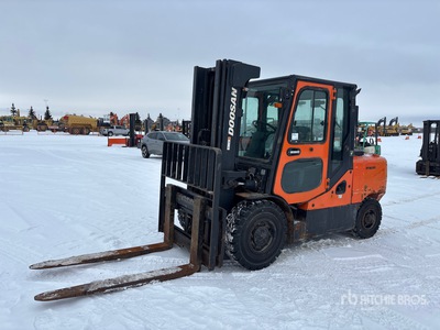 2016 Doosan D50C-7 9820 lb Forklift