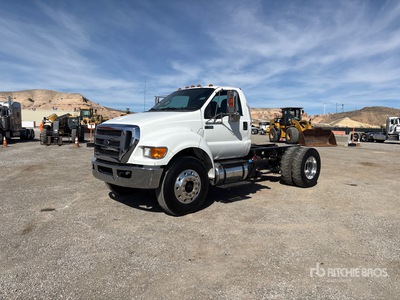 2015 Ford F-750 XLT 4x2 Cabine en chassis